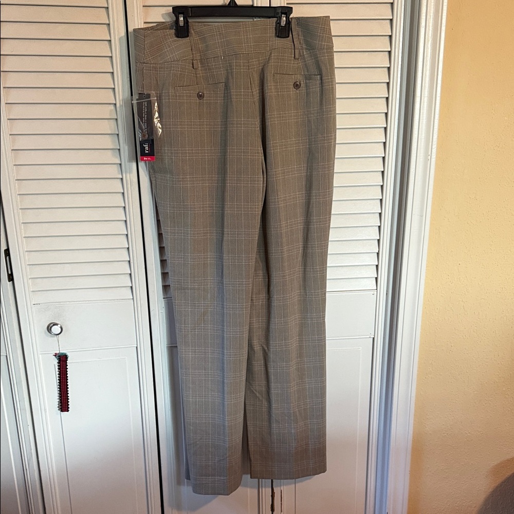 Rafaella Women's Beige Checkered Trousers - Picture 5 of 7